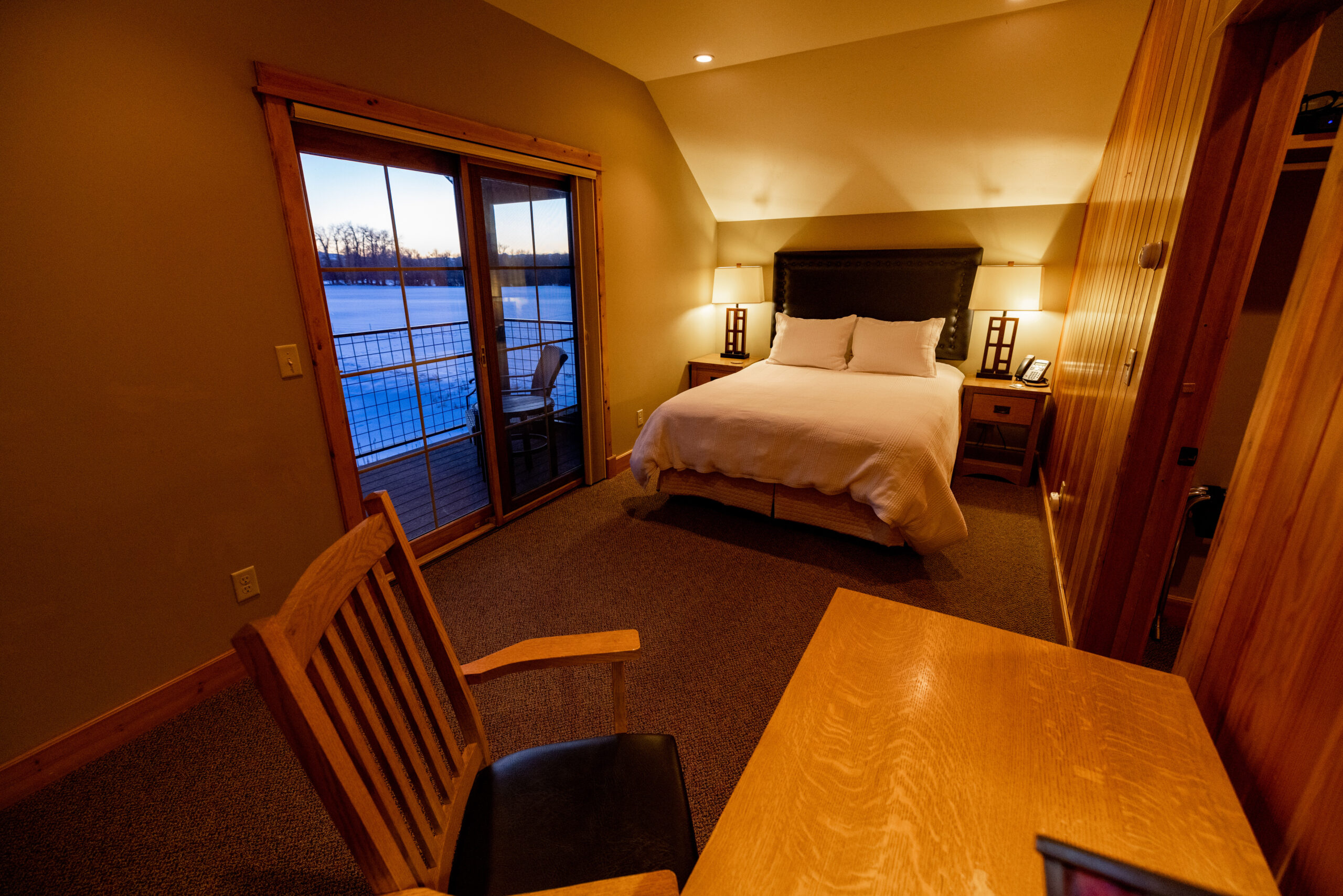 GALLATIN RIVER LODGE-347